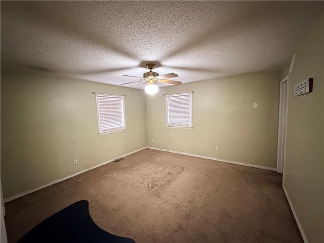 115 S Country Club Road, Siloam Springs, AR 72761