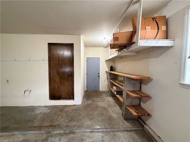 115 S Country Club Road, Siloam Springs, AR 72761