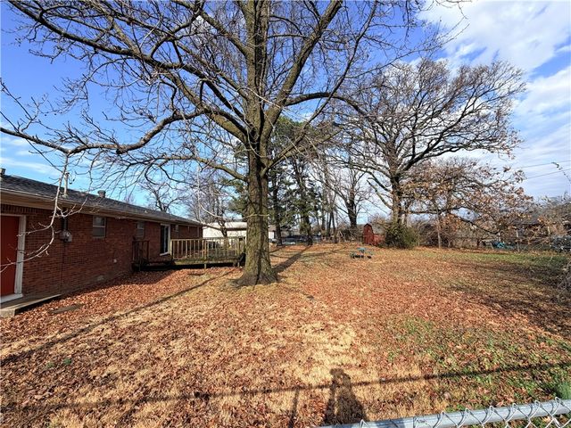 115 S Country Club Road, Siloam Springs, AR 72761