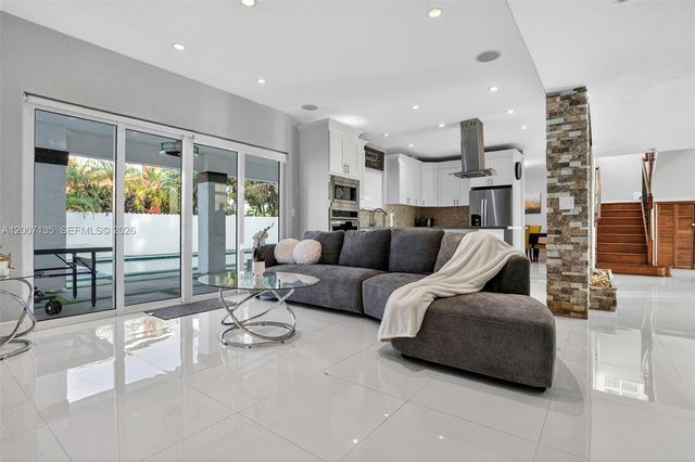 5161 SW 159th Ct, Miami, FL 33185