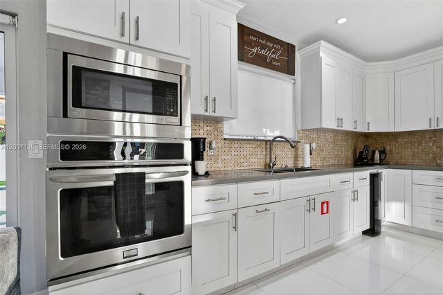 5161 SW 159th Ct, Miami, FL 33185