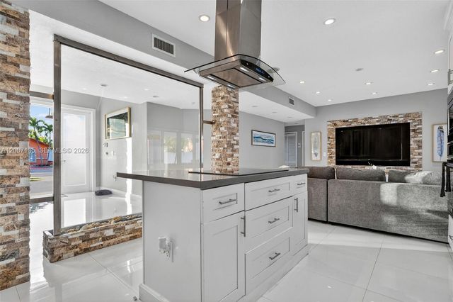 5161 SW 159th Ct, Miami, FL 33185