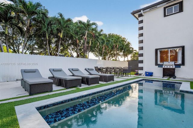 5161 SW 159th Ct, Miami, FL 33185