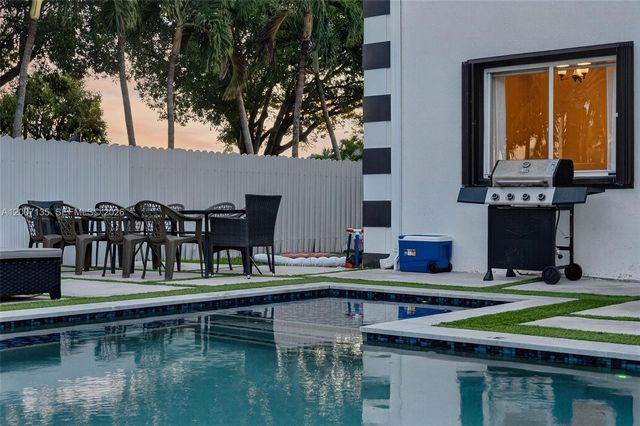 5161 SW 159th Ct, Miami, FL 33185