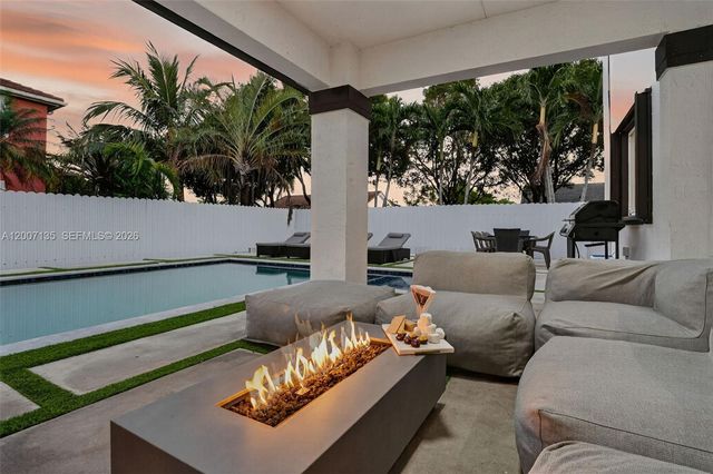 5161 SW 159th Ct, Miami, FL 33185