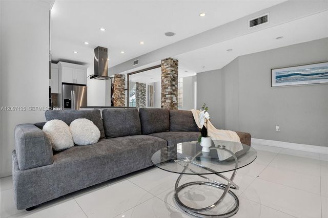 5161 SW 159th Ct, Miami, FL 33185