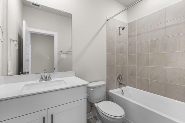 2213 Bay Breeze Drive, Kemah, TX 77565