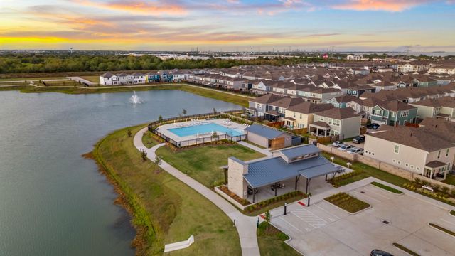 2213 Bay Breeze Drive, Kemah, TX 77565