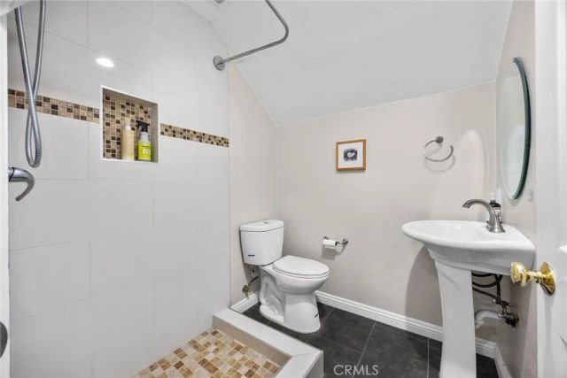 56 Lakefront 52, Irvine, CA 92604