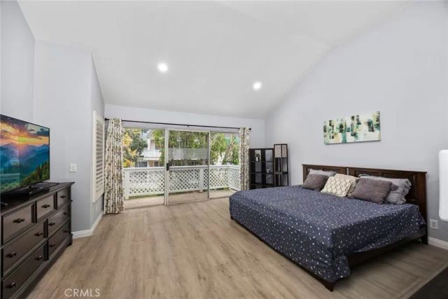 56 Lakefront 52, Irvine, CA 92604