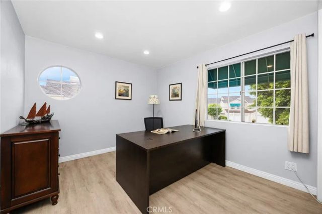 56 Lakefront 52, Irvine, CA 92604