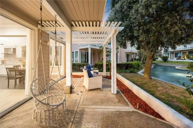 56 Lakefront 52, Irvine, CA 92604