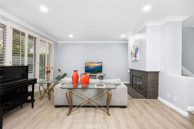 56 Lakefront 52, Irvine, CA 92604