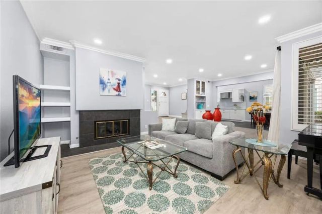 56 Lakefront 52, Irvine, CA 92604