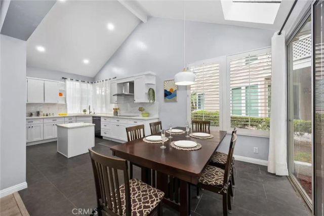 56 Lakefront 52, Irvine, CA 92604