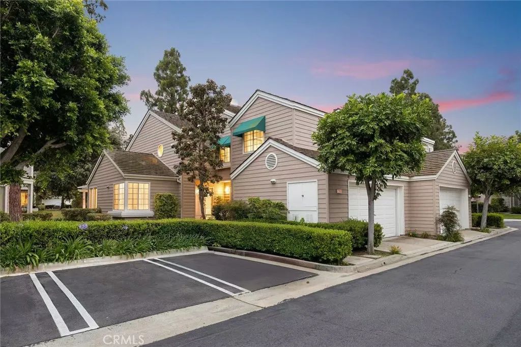 56 Lakefront 52, Irvine, CA 92604