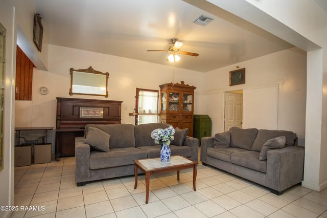 1606 Anse Broussard Highway, Breaux Bridge, LA 70517