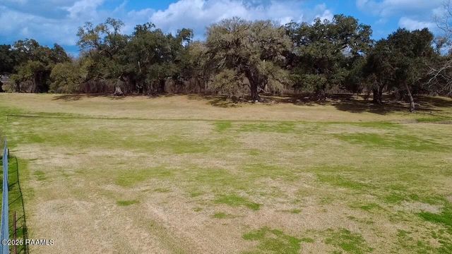 1606 Anse Broussard Highway, Breaux Bridge, LA 70517