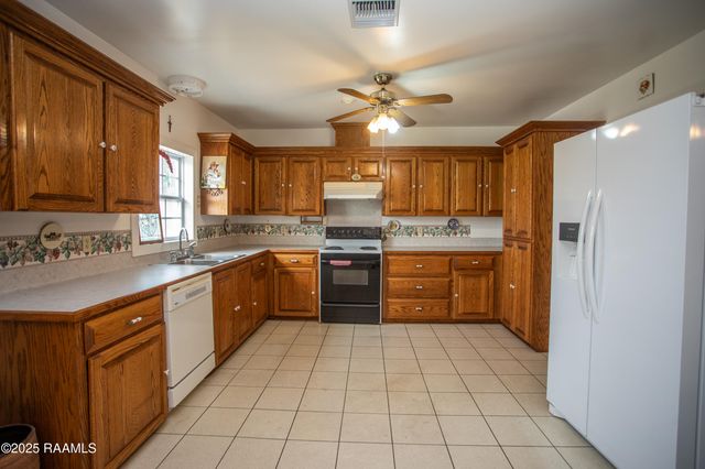 1606 Anse Broussard Highway, Breaux Bridge, LA 70517