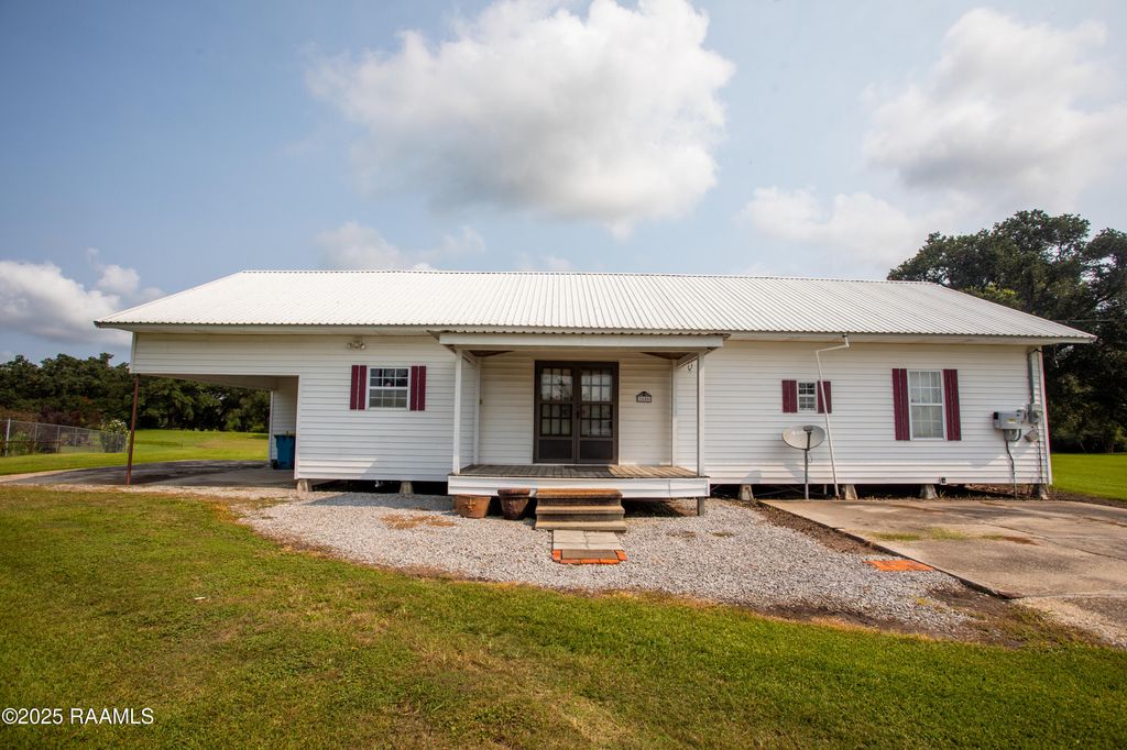 1606 Anse Broussard Highway, Breaux Bridge, LA 70517