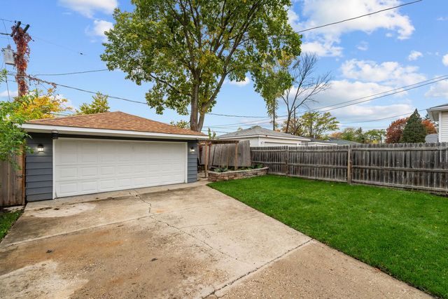 606 S 2nd Avenue, Maywood, IL 60153