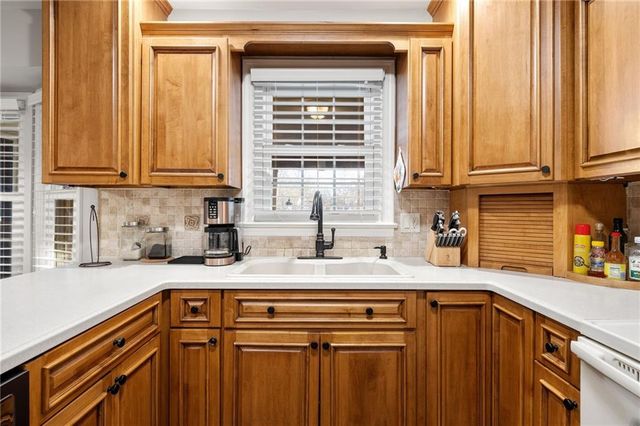 10154 Halsey Street, Lenexa, KS 66215