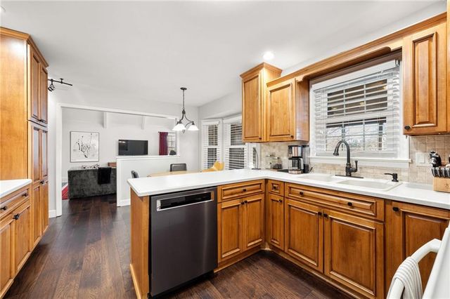 10154 Halsey Street, Lenexa, KS 66215