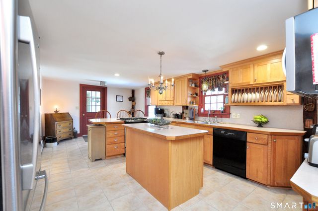 537 Center Street, Manchester, CT 06040