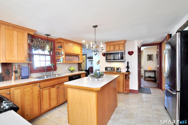 537 Center Street, Manchester, CT 06040