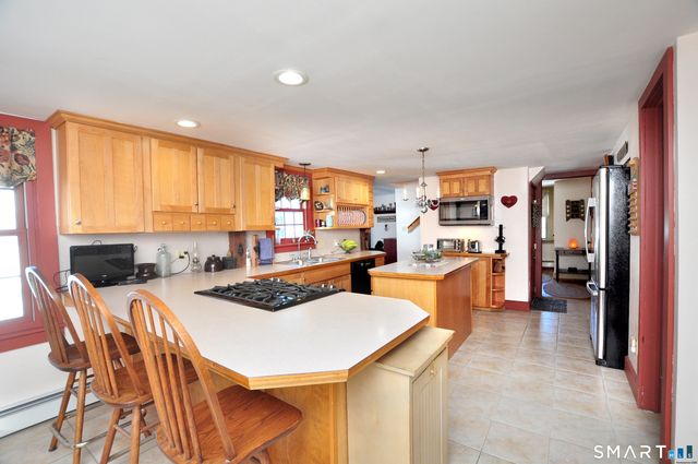 537 Center Street, Manchester, CT 06040