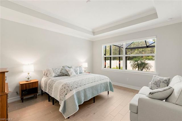 387 Grace Bay LN, Naples, FL 34114