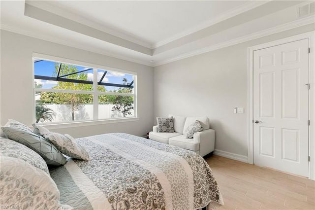 387 Grace Bay LN, Naples, FL 34114