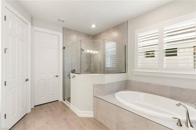 387 Grace Bay LN, Naples, FL 34114