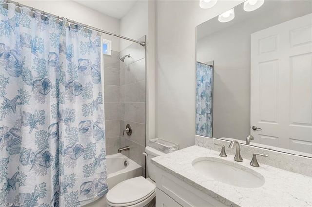 387 Grace Bay LN, Naples, FL 34114