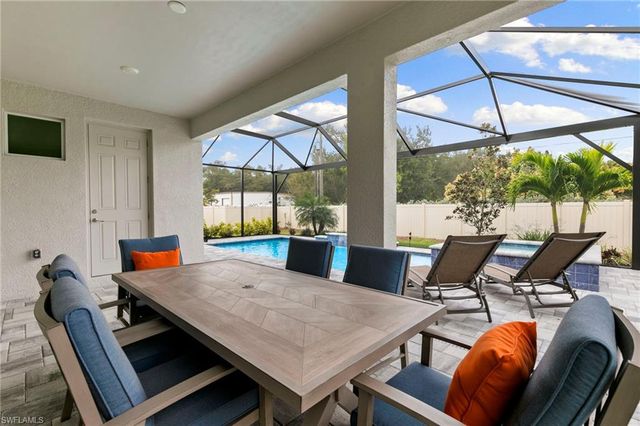 387 Grace Bay LN, Naples, FL 34114