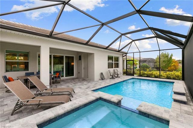 387 Grace Bay LN, Naples, FL 34114