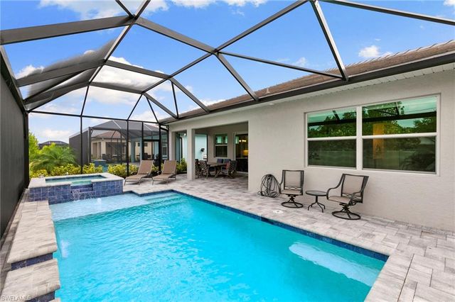 387 Grace Bay LN, Naples, FL 34114