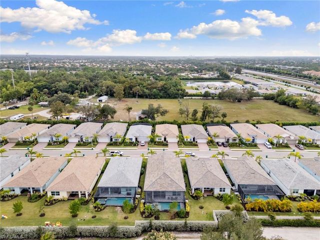 387 Grace Bay LN, Naples, FL 34114