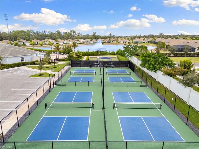 387 Grace Bay LN, Naples, FL 34114
