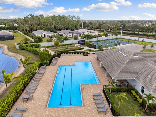 387 Grace Bay LN, Naples, FL 34114