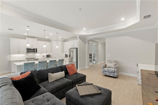 387 Grace Bay LN, Naples, FL 34114