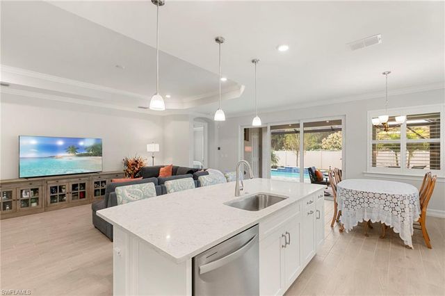 387 Grace Bay LN, Naples, FL 34114