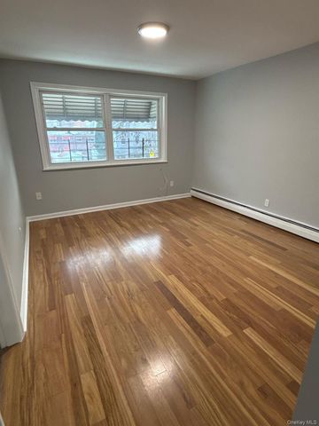 841 E 216th Street, Bronx, NY 10467