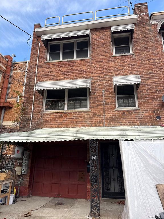 841 E 216th Street, Bronx, NY 10467