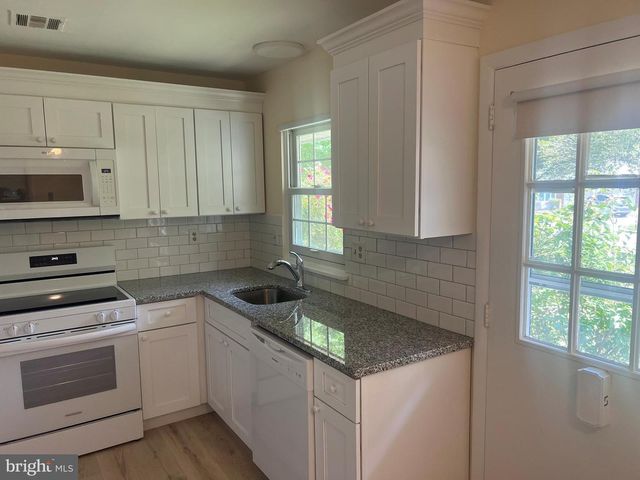 1099-A ARGYLL CIR, Lakewood, NJ 08701