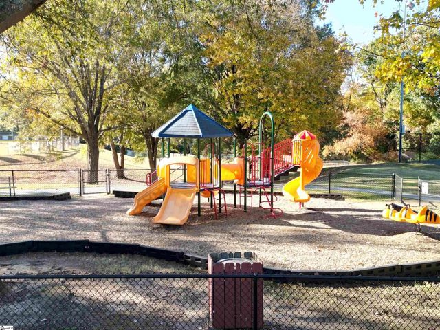 14 Kittery Drive, Greenville, SC 29615