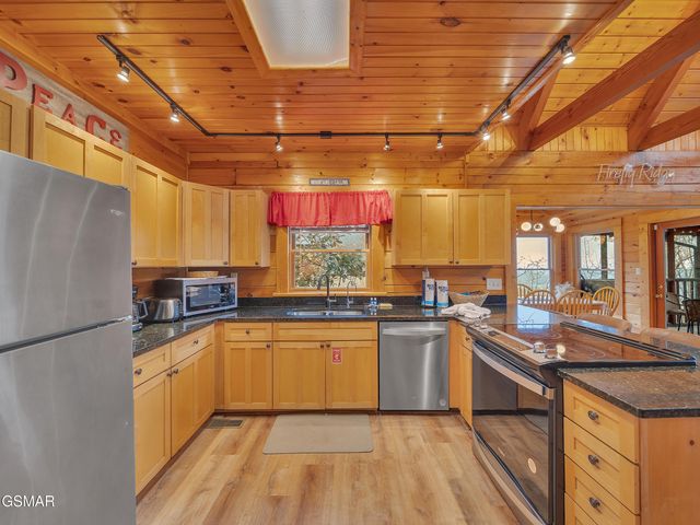 3085 Perry Circle Lane, Sevierville, TN 37862