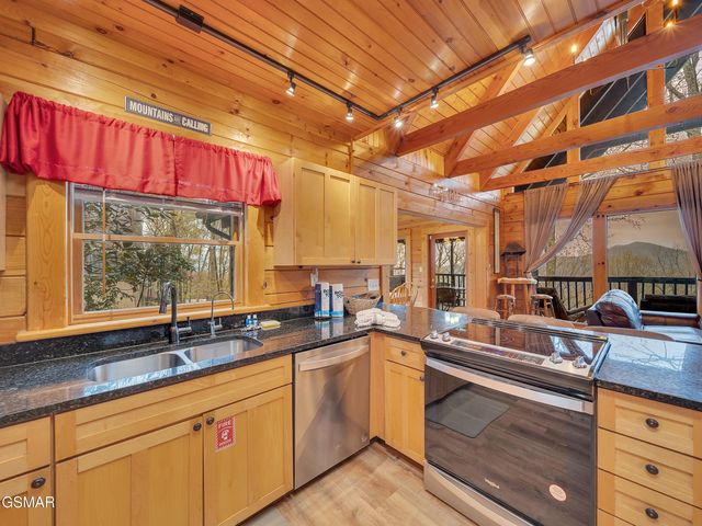 3085 Perry Circle Lane, Sevierville, TN 37862