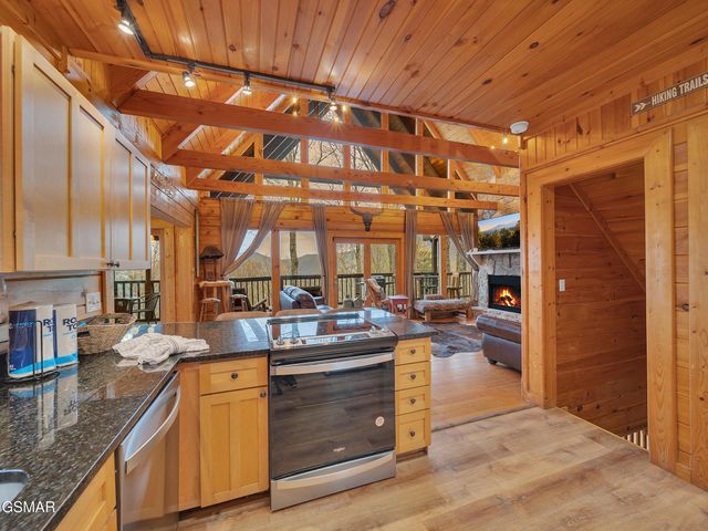 3085 Perry Circle Lane, Sevierville, TN 37862