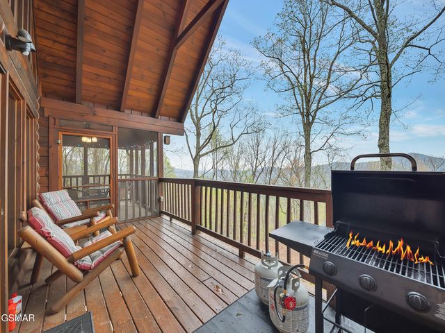 3085 Perry Circle Lane, Sevierville, TN 37862